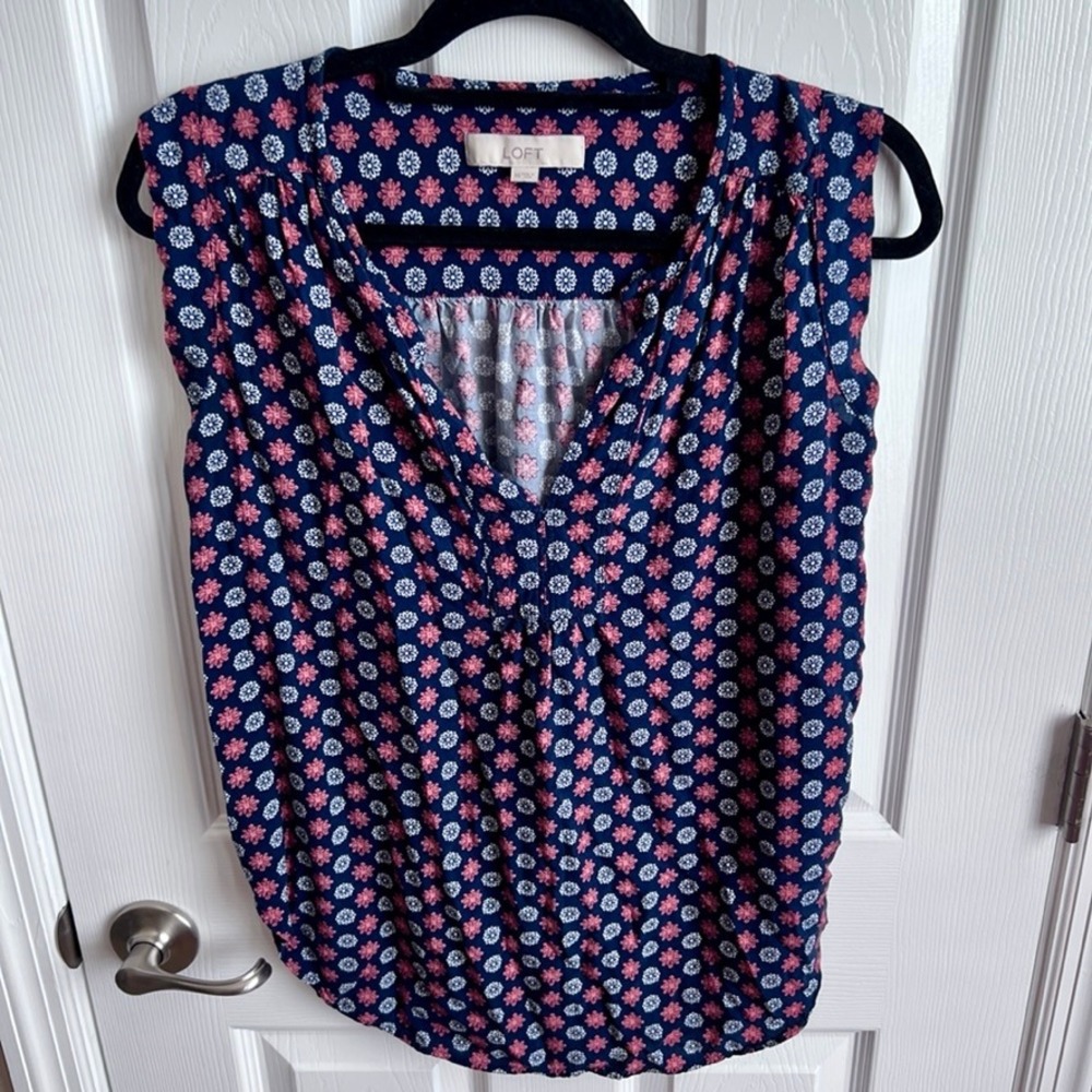 LOFT Womens XS Navy Blue Coral Floral‎ Medallion Sleeveless Rayon Blouse Top